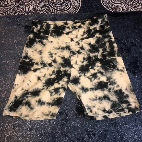 Splash Pants - Splash Workout / yoga Shorts Size is XL